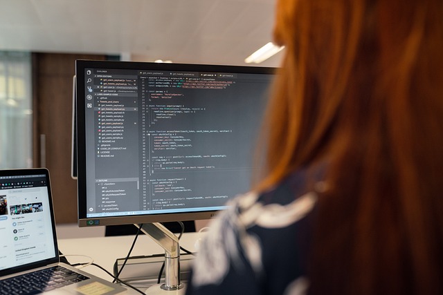 Helpdesk + Dokumentation: Warum Wissensmanagement ein Support-Multiplikator ist
